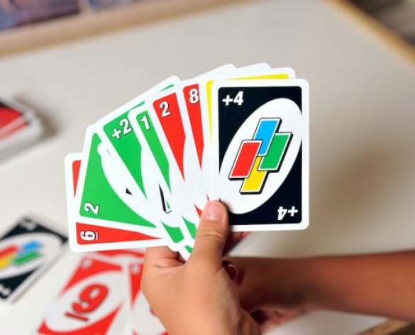 can you play uno online with friends